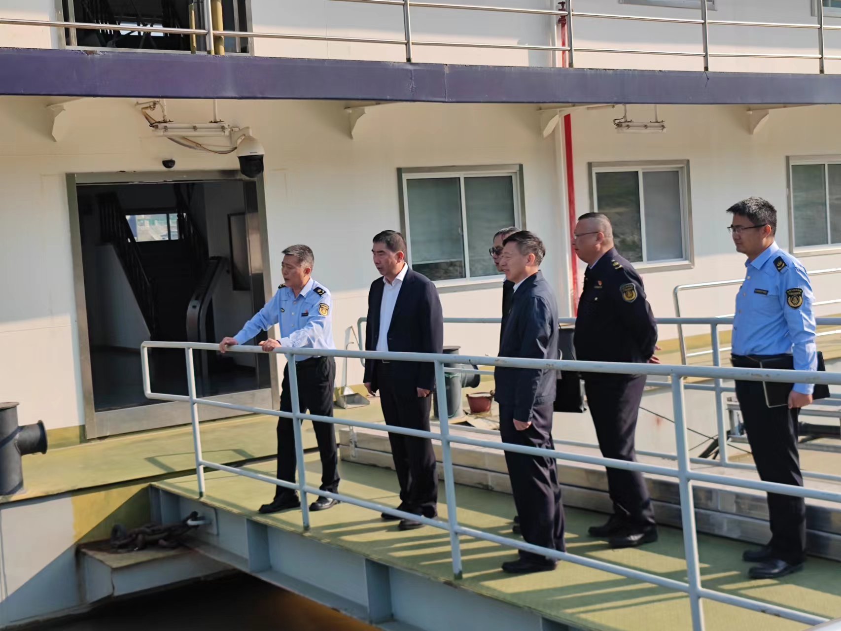 市交通局主要领导率队巡查调研汉江河湖长工作